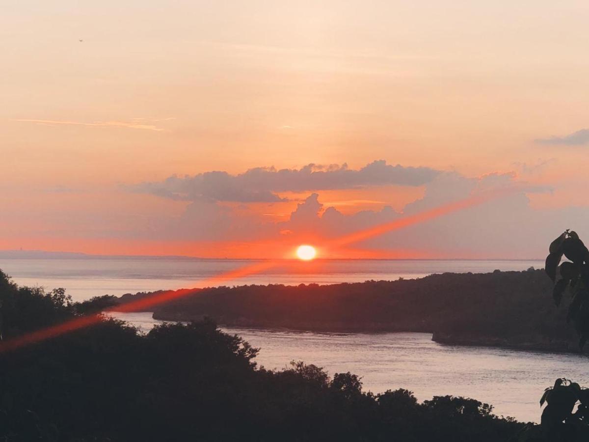 ホテル Sakti Oceanview Nusa Penida Toyapakeh エクステリア 写真