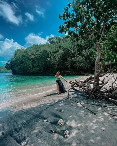 ホテル Sakti Oceanview Nusa Penida Toyapakeh エクステリア 写真